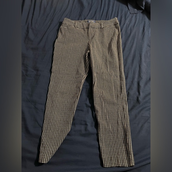 Old Navy Houndstooth Capris - Picture 2 of 2